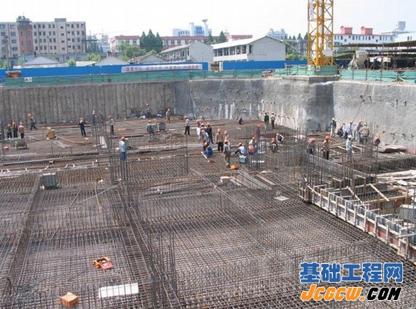 特大建筑深基坑支护工程