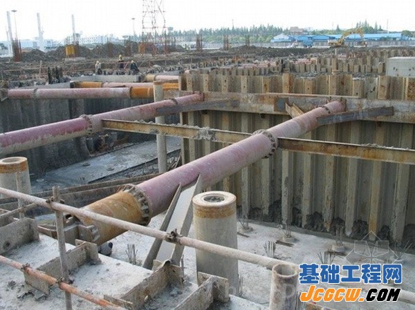 特大建筑深基坑支护工程