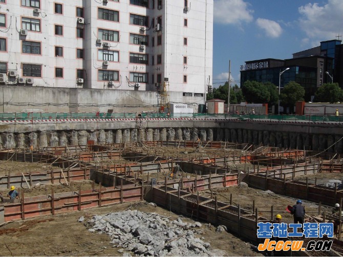 深基坑内支撑基坑开挖顺序图