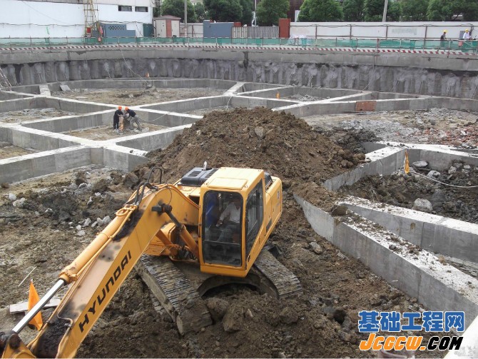深基坑内支撑基坑开挖顺序图