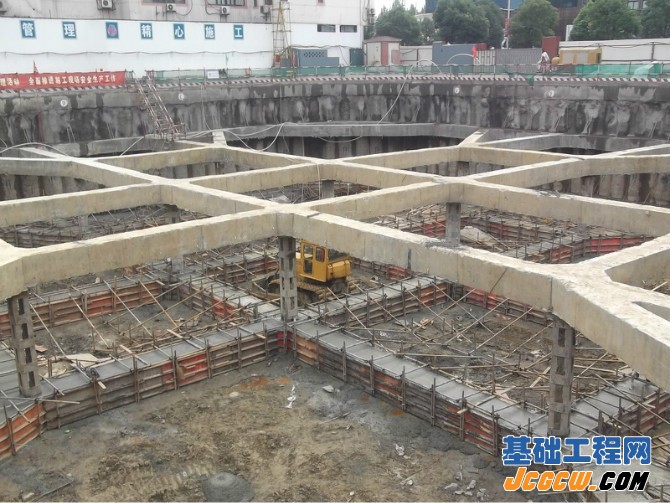 深基坑内支撑基坑开挖顺序图