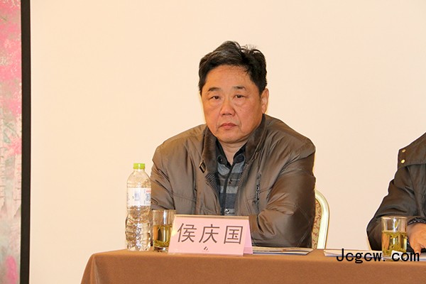 山东省地质探矿机械厂全液压螺杆桩机现场会