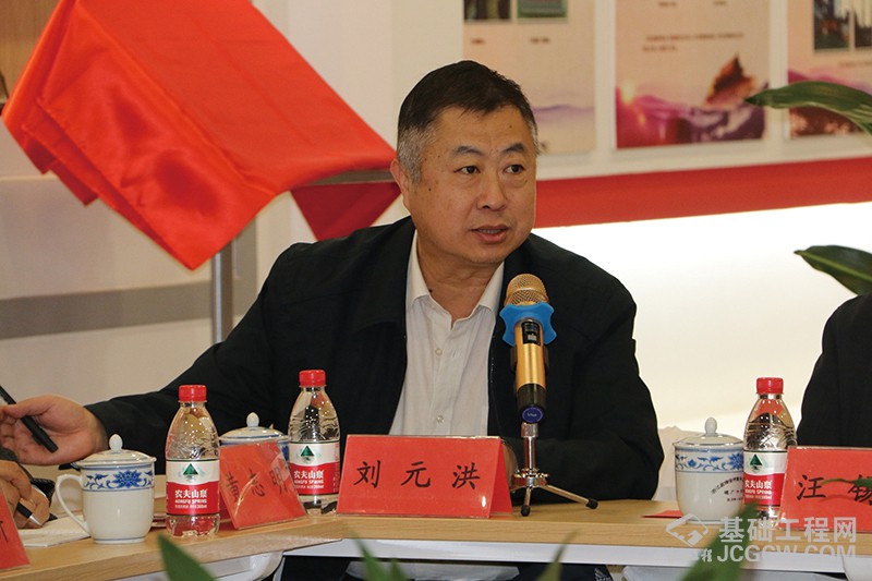 中国建筑科学研究院建筑机械化研究院与浙江振中工程机械有限公司战略合作30周年