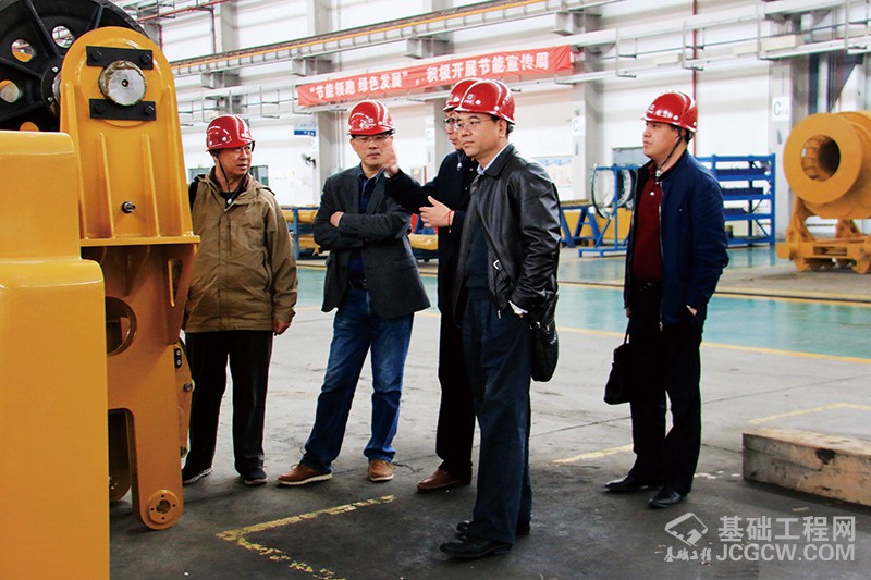 中国工程机械工业协会桩工机械分会理事长刘元洪一行考察北京中车重工