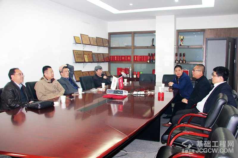 中国工程机械工业协会桩工机械分会理事长刘元洪一行考察北京中车重工