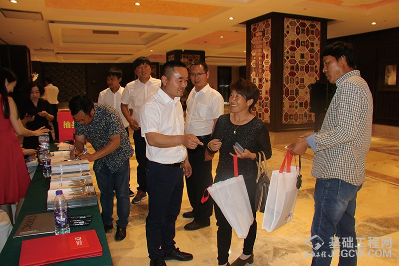智领高端 铸造品质——2018中国中车系列旋挖钻机产品推广会暨浙皖区域订货会