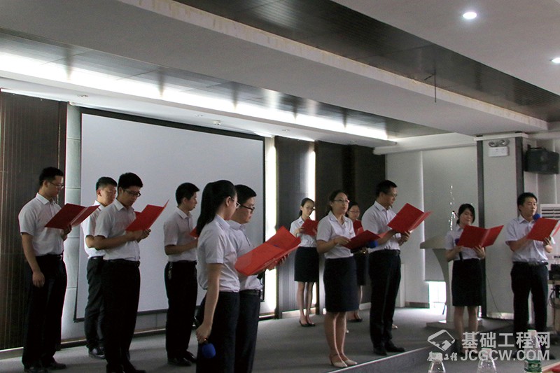 岁月峥嵘不忘初心,爱我中车砥砺前行——庆祝中国共产党成立97周年暨“两优一先”表彰大会圆满召开