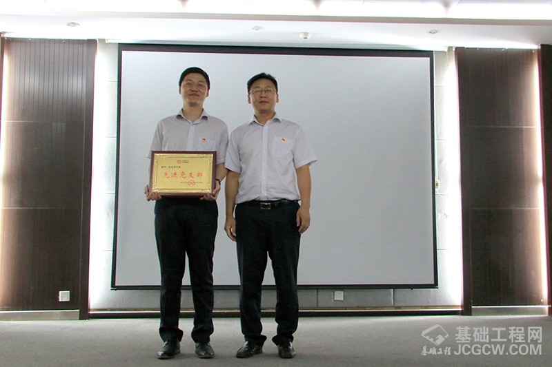 岁月峥嵘不忘初心,爱我中车砥砺前行——庆祝中国共产党成立97周年暨“两优一先”表彰大会圆满召开